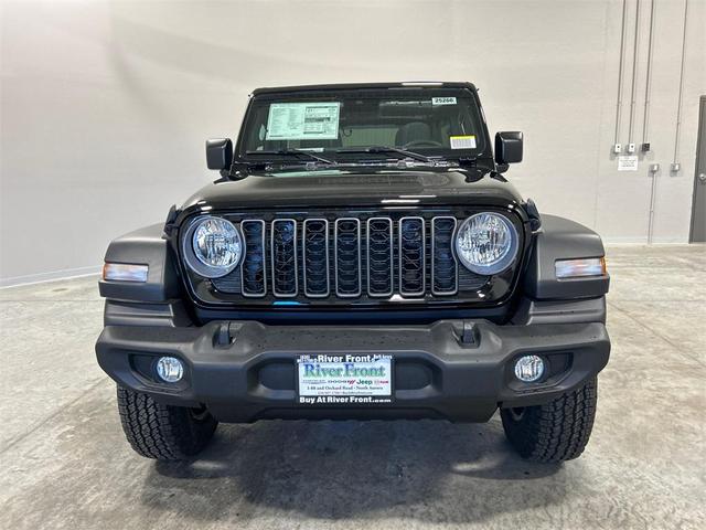 Photo of 2025 Black Clearcoat Jeep Wrangler
