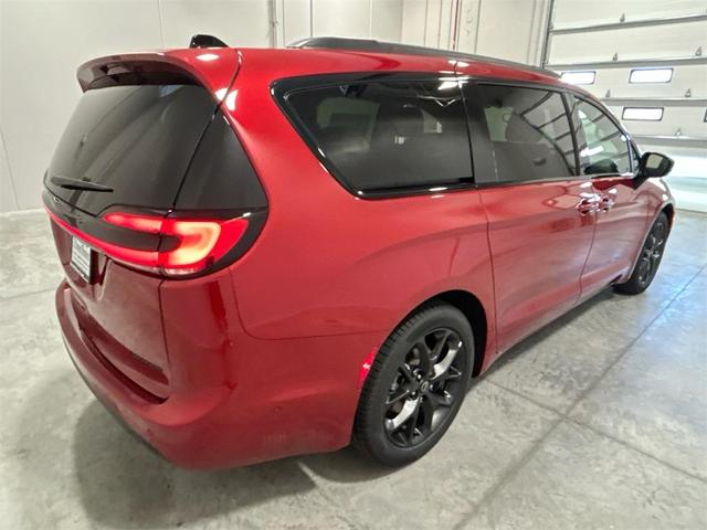 Photo of 2025 Red Chrysler Pacifica