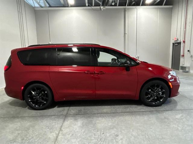 Photo of 2025 Red Chrysler Pacifica