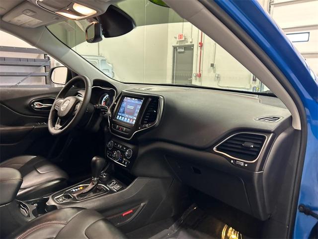 Photo of 2021 Hydro Blue Pearlcoat Jeep Cherokee