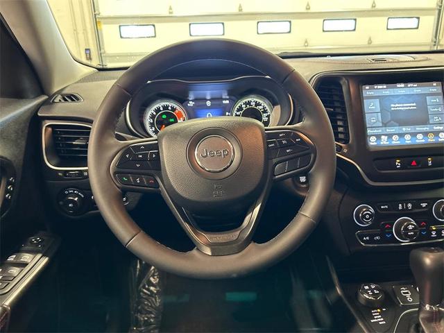 Photo of 2021 Hydro Blue Pearlcoat Jeep Cherokee