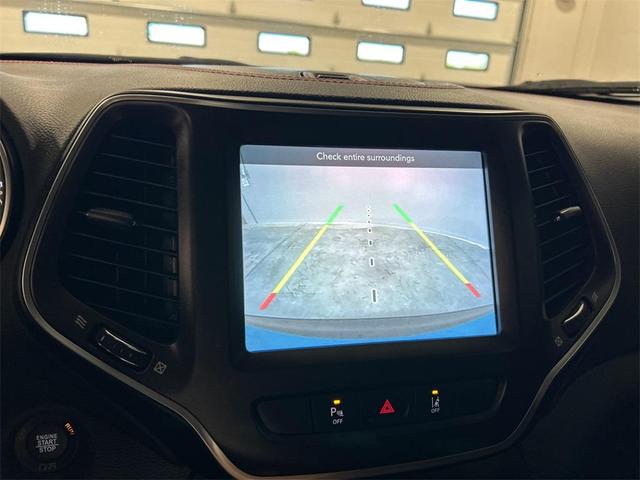 Photo of 2021 Hydro Blue Pearlcoat Jeep Cherokee