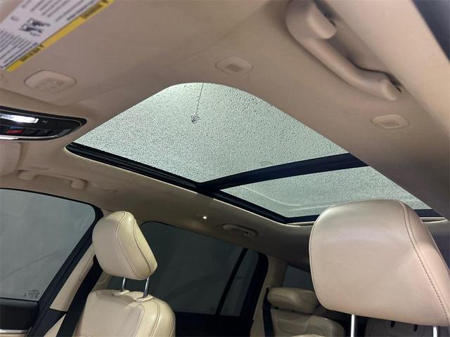 Photo of 2021 Bright White Clearcoat Jeep Grand Cherokee L