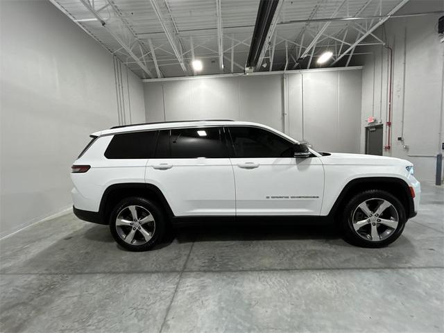 Photo of 2021 Bright White Clearcoat Jeep Grand Cherokee L