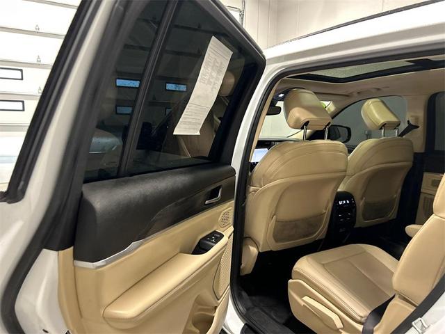 Photo of 2021 Bright White Clearcoat Jeep Grand Cherokee L