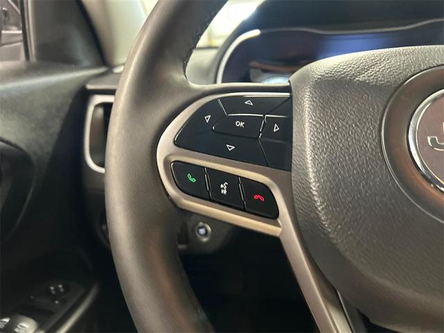 Photo of 2021 Sangria Metallic Jeep Cherokee