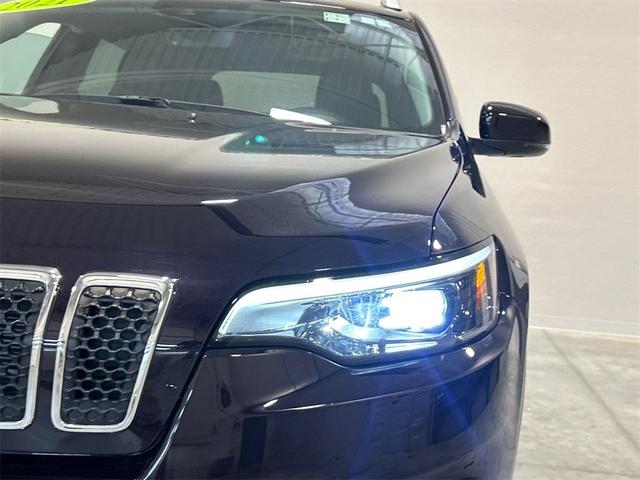 Photo of 2021 Sangria Metallic Jeep Cherokee