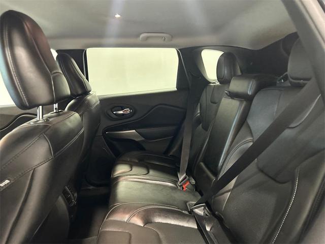 Photo of 2021 Sangria Metallic Jeep Cherokee