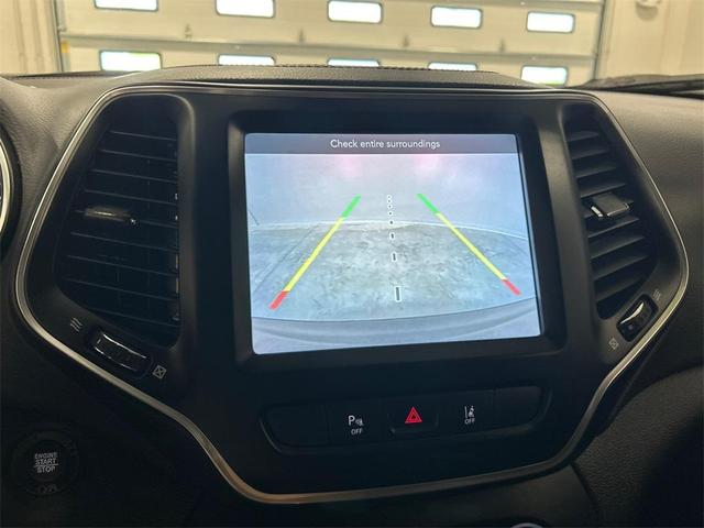 Photo of 2021 Sangria Metallic Jeep Cherokee