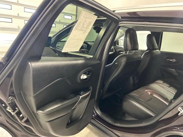 Photo of 2021 Sangria Metallic Jeep Cherokee