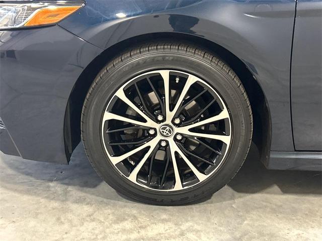 Photo of 2018 Blue Toyota Camry