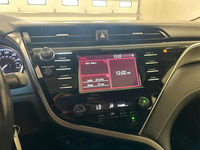 Photo of 2018 Blue Toyota Camry