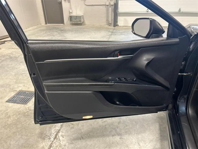 Photo of 2018 Blue Toyota Camry