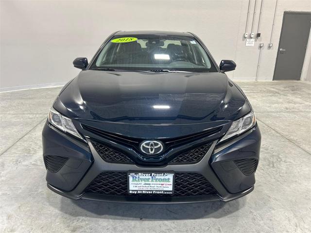 Photo of 2018 Blue Toyota Camry