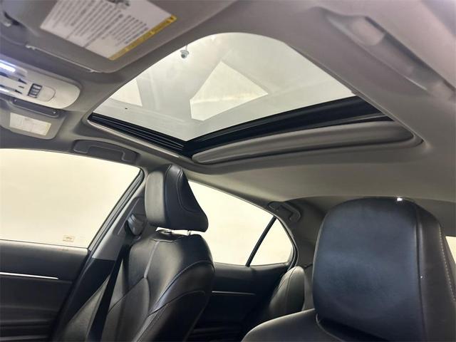 Photo of 2018 Blue Toyota Camry