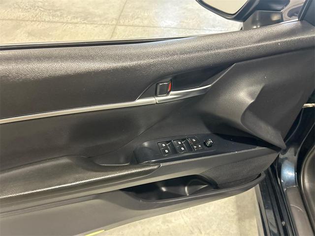 Photo of 2018 Blue Toyota Camry