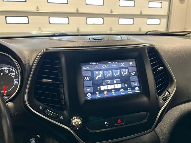 Photo of 2020 Velvet Red Pearlcoat Jeep Cherokee