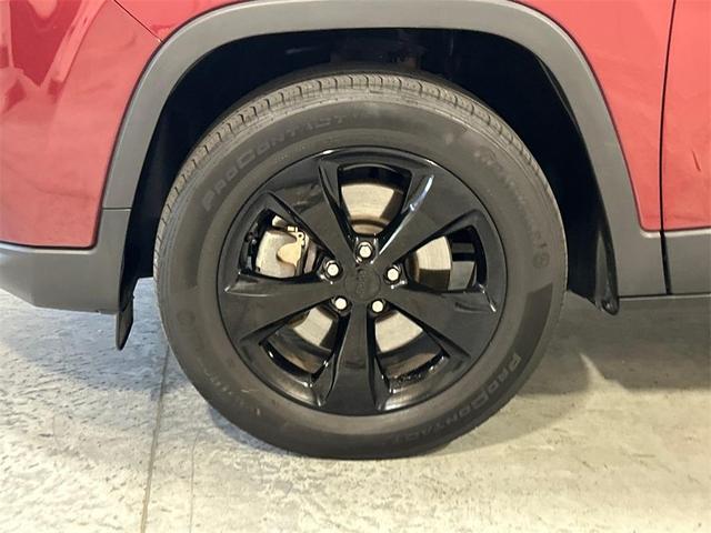 Photo of 2020 Velvet Red Pearlcoat Jeep Cherokee