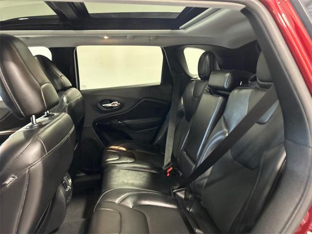Photo of 2020 Velvet Red Pearlcoat Jeep Cherokee