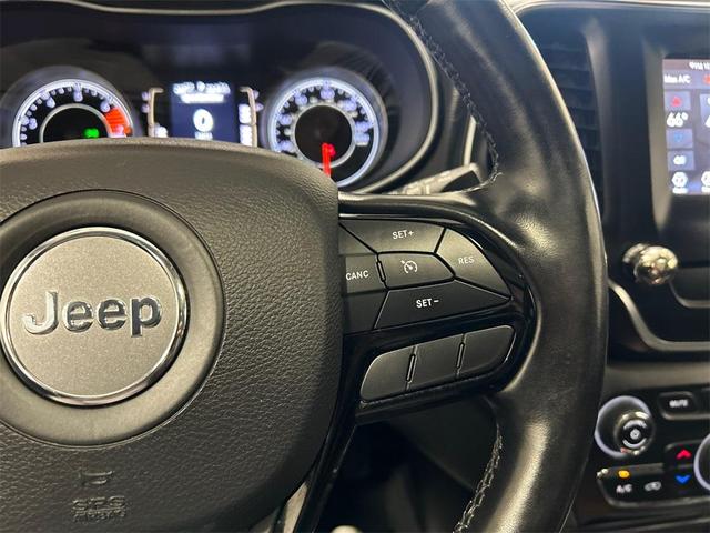 Photo of 2020 Velvet Red Pearlcoat Jeep Cherokee