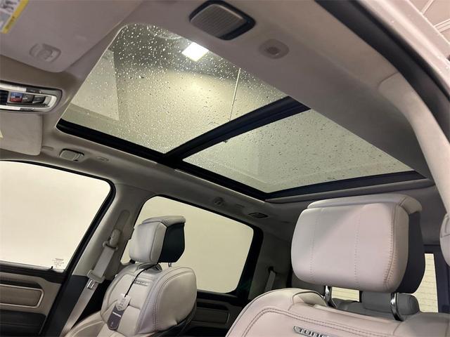 Photo of 2025 Bright White Clearcoat RAM 1500