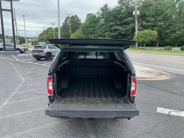 Photo of 2016 Cyber Gray Metallic GMC Canyon