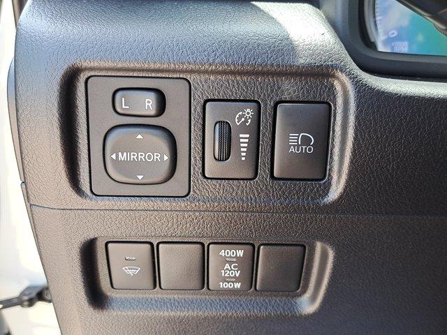 Photo of 2021 Super White Toyota 4Runner