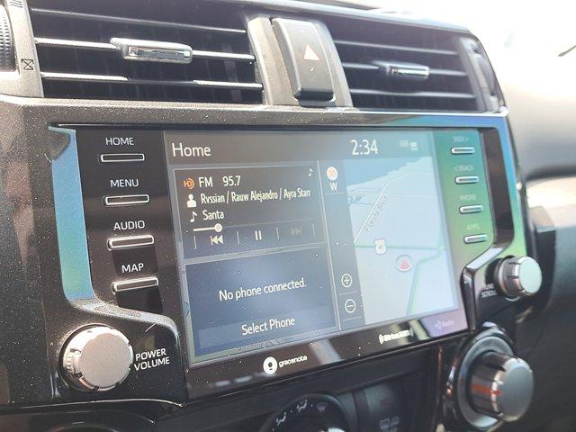 Photo of 2021 Super White Toyota 4Runner
