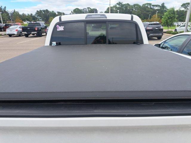 Photo of 2021 Super White Toyota Tacoma