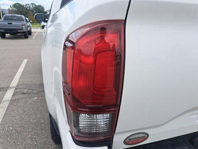 Photo of 2021 Super White Toyota Tacoma
