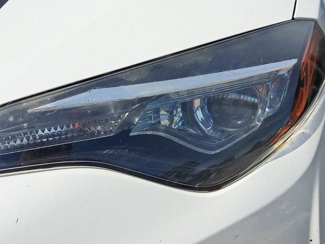 Photo of 2018 Blizzard Pearl Toyota Corolla