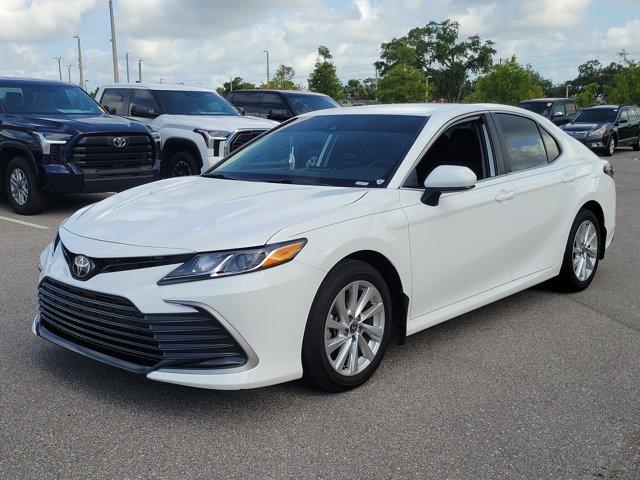 Photo of 2023 Ice Cap Toyota Camry