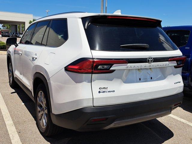 Photo of 2024 Wind Chill Pearl Toyota Grand Highlander