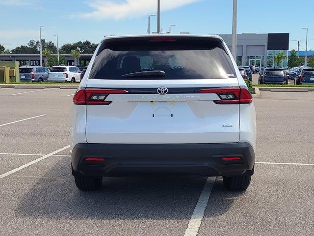 Photo of 2025 Wind Chill Pearl Toyota Grand Highlander