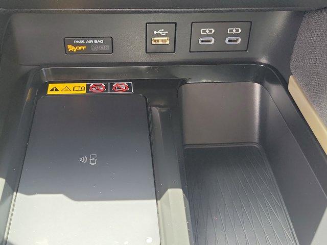 Photo of 2025 Midnight Black Metallic Toyota Camry