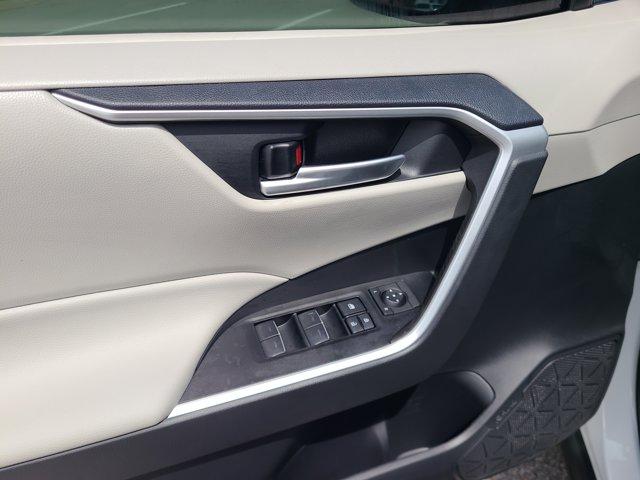 Photo of 2025 Wind Chill Pearl Toyota RAV4