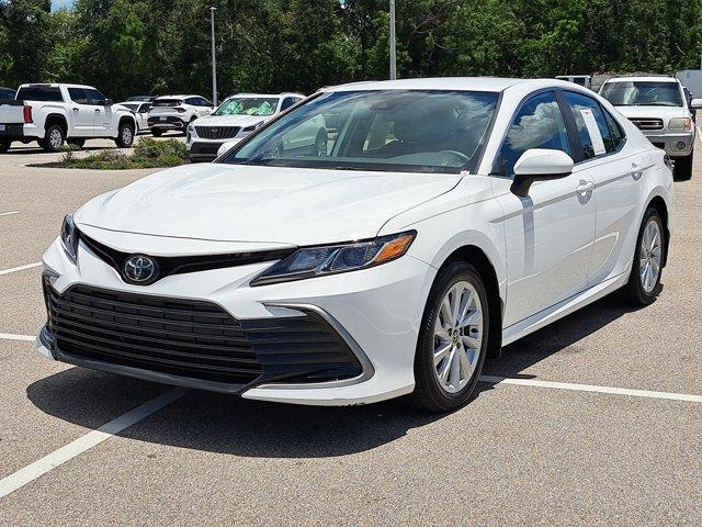 Photo of 2024 Ice Cap Toyota Camry