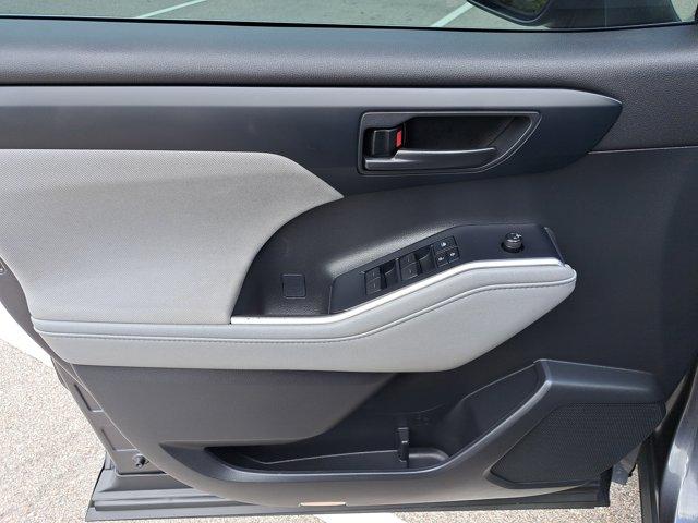 Photo of 2020 Magnetic Gray Metallic Toyota Highlander