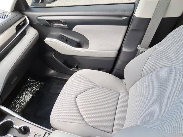 Photo of 2020 Magnetic Gray Metallic Toyota Highlander