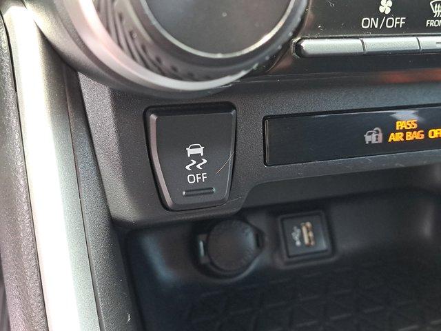 Photo of 2024 Ice Cap Toyota RAV4