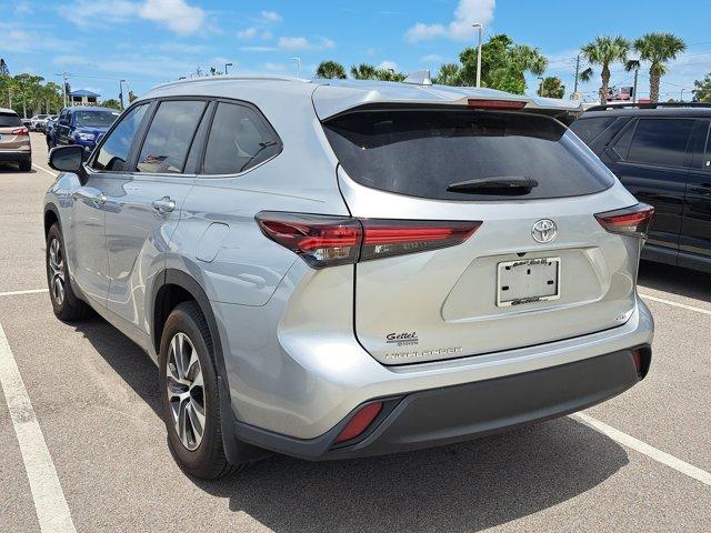 Photo of 2024 Celestial Silver Metallic Toyota Highlander