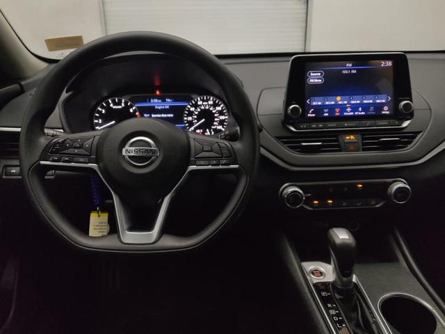 Photo of 2022 Brilliant Silver Metallic Nissan Altima