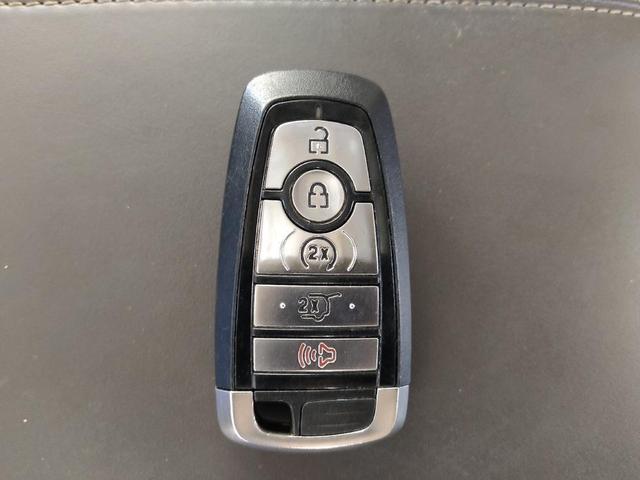 Photo of 2020 Star White Metallic Tri-Coat Ford Explorer