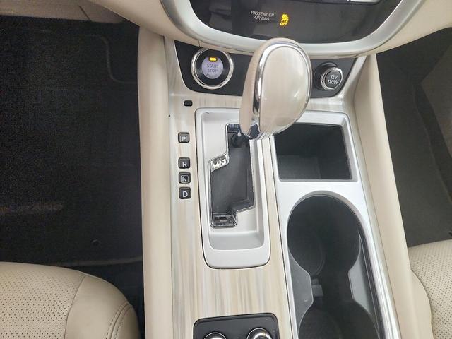 Photo of 2018 White Nissan Murano