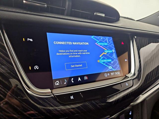 Photo of 2024 White Cadillac XT6