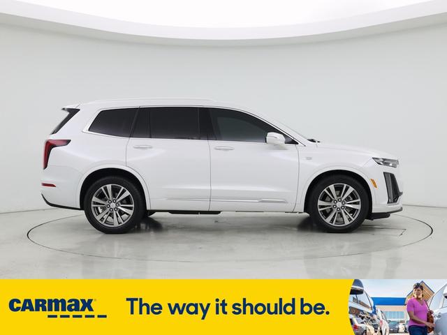 Photo of 2024 White Cadillac XT6