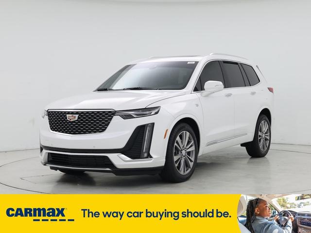 Photo of 2024 White Cadillac XT6