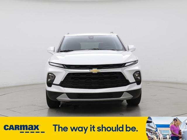 Photo of 2023 White Chevrolet Blazer