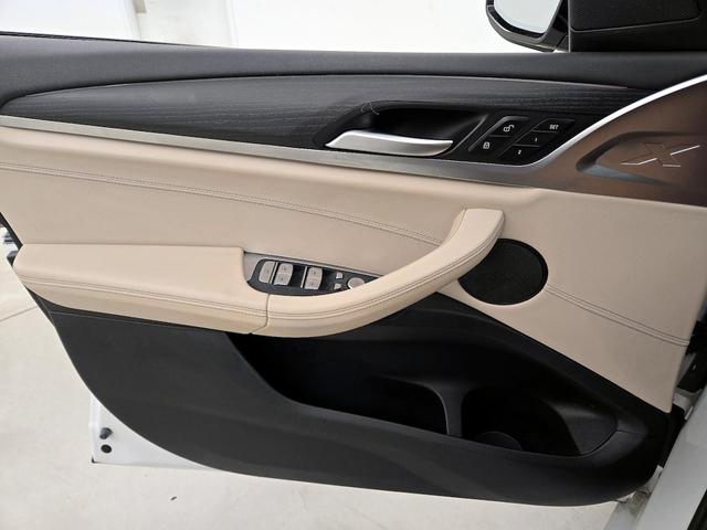 Photo of 2022 White BMW X3