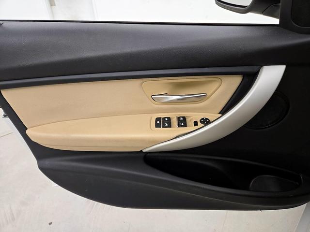 Photo of 2018 White BMW 320